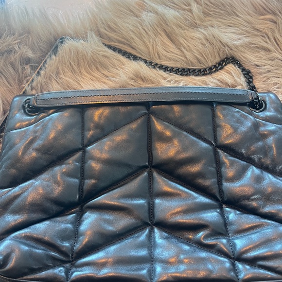 SAINT LAURENT
Lambskin Quilted Monogram
Medium Loulou Puffer
Chain Satchel Black - Picture 6 of 11